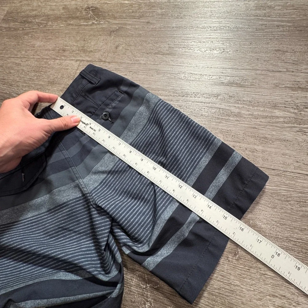 Rip Curl Shorts‎ Youth 23 Gray Stripe Boardshorts Surf Swim Boardwalk Hybrid